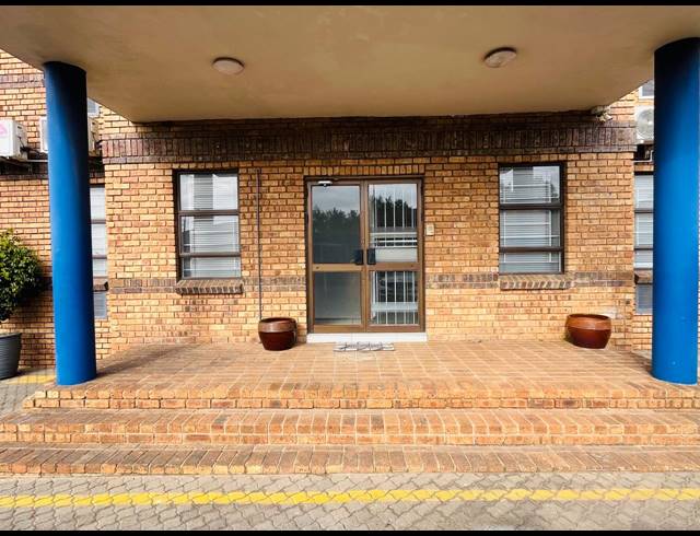 450M² OFFICE FOR SALE IN HALFWAY HOUSE